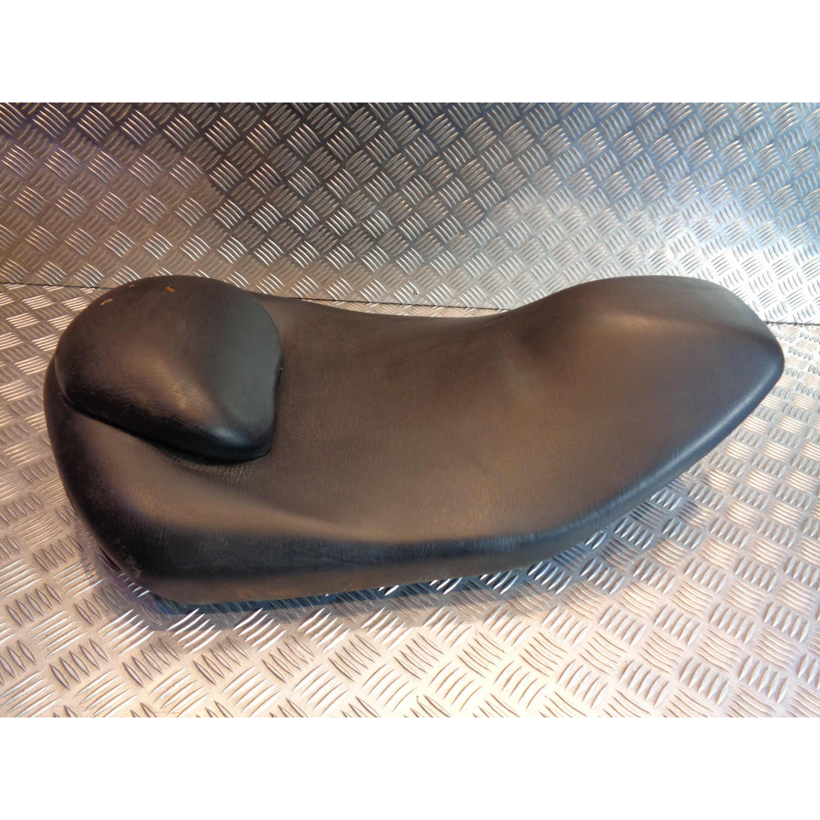 selle assise biplace atv wanjin 200 pailision wj200st-6 scooter trike chinois 3 roue ouragan