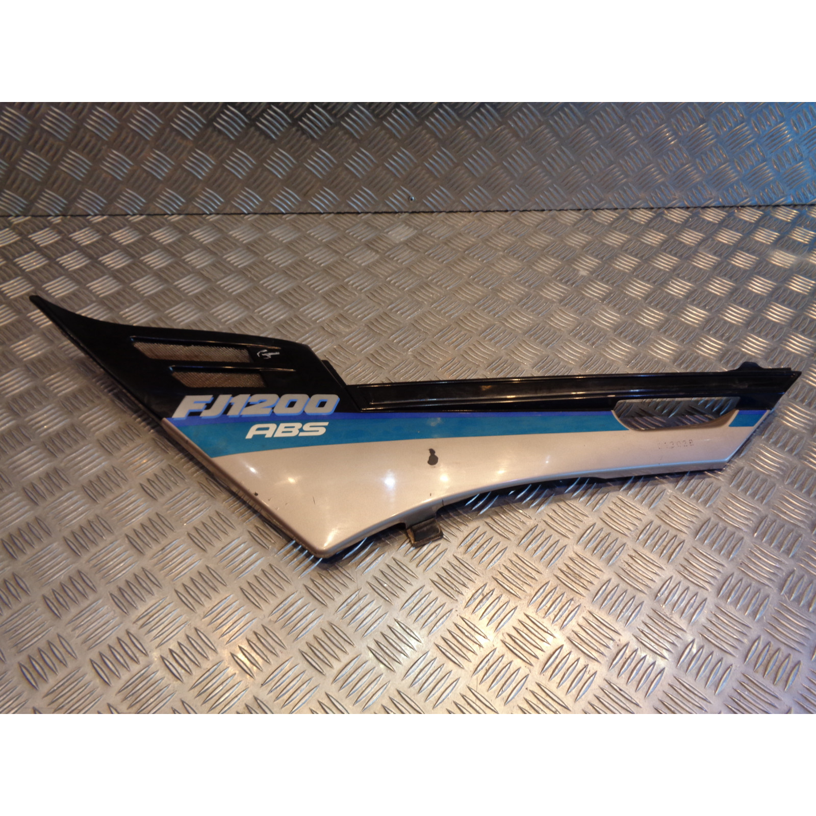 cache carenage lateral arriere gauche moto yamaha 1200 fj 3cx carrosserie