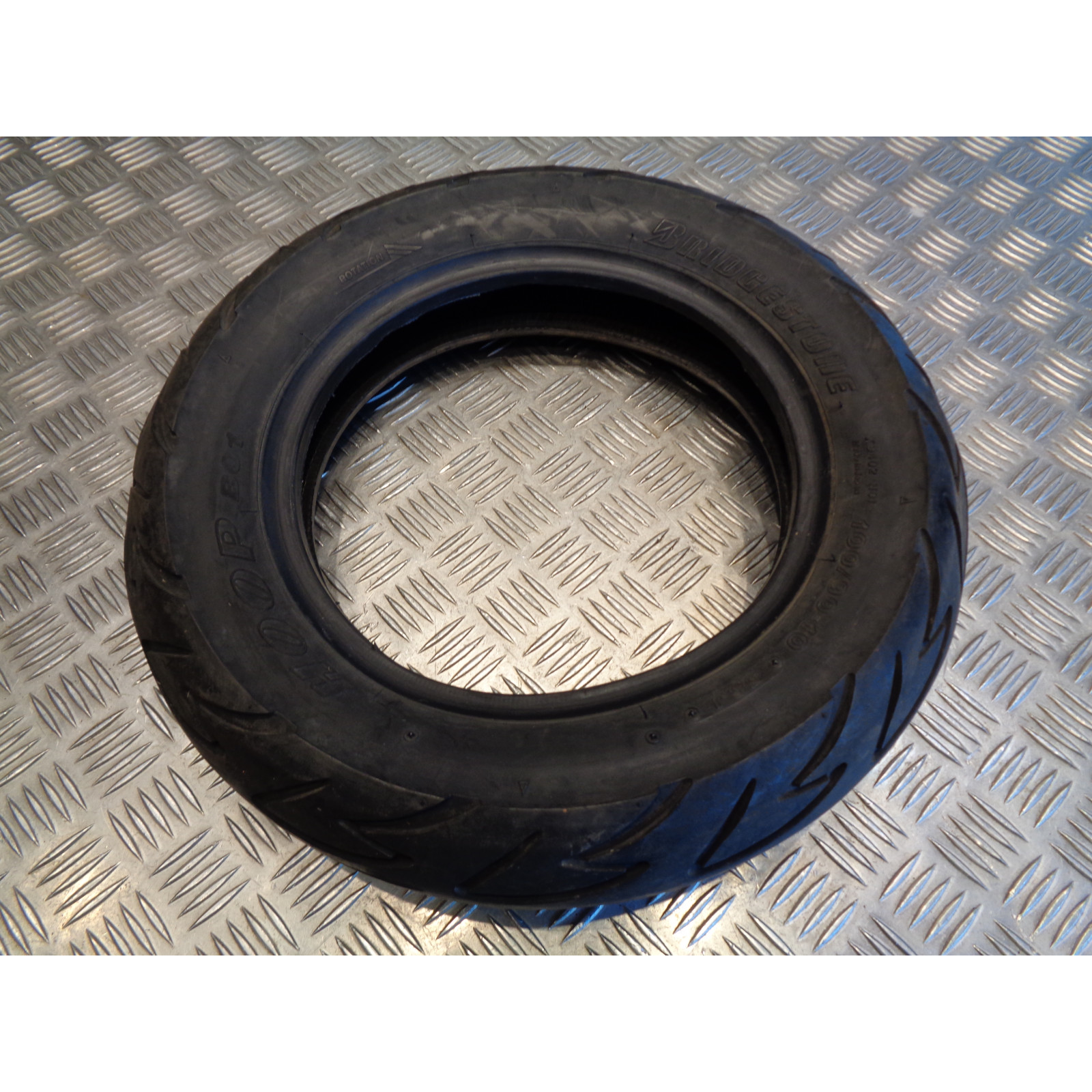 pneu bridgestone hoop b01 100 / 90 - 10 56j occasion