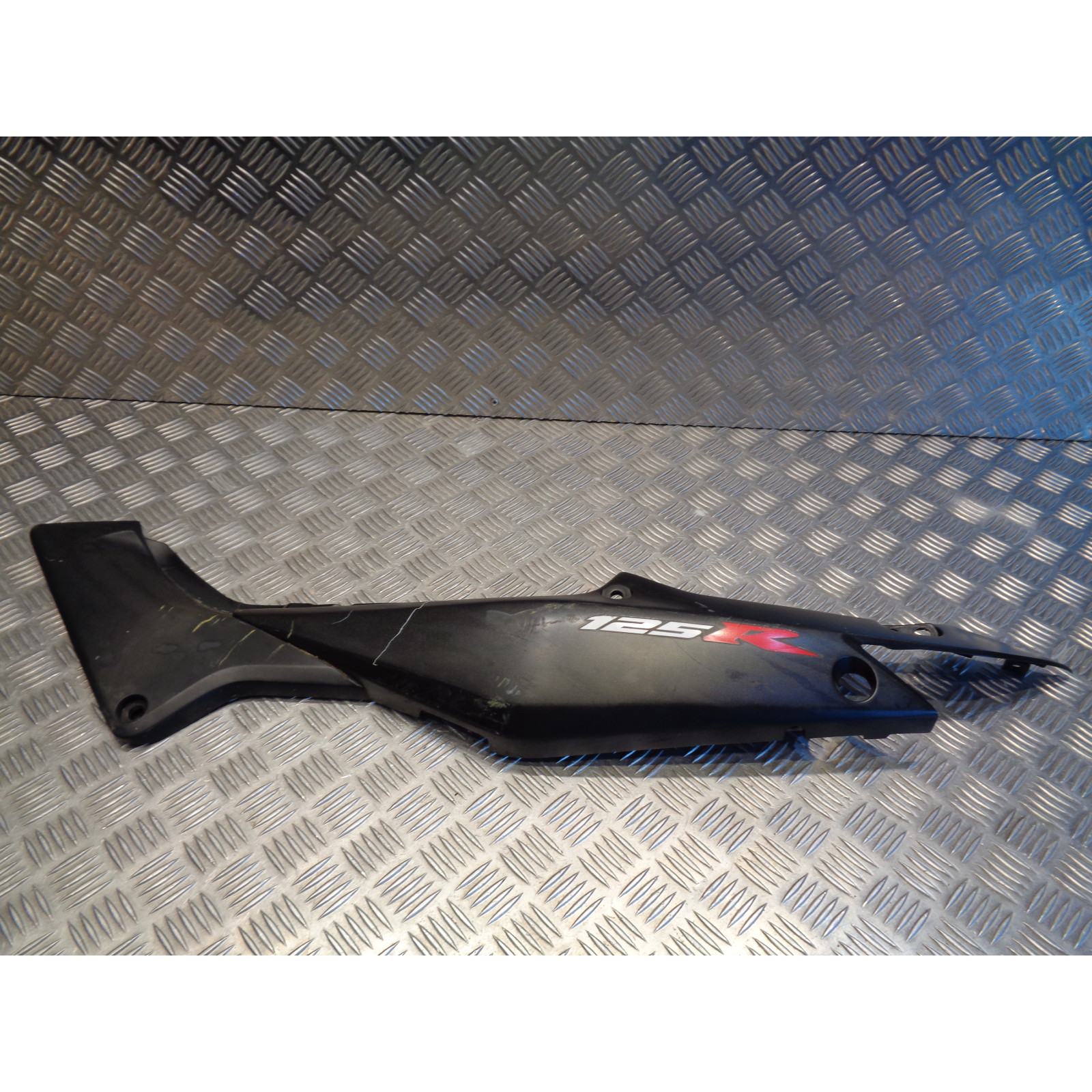 cache lateral arriere gauche moto honda 125 cbr jc34a mlhjc34a