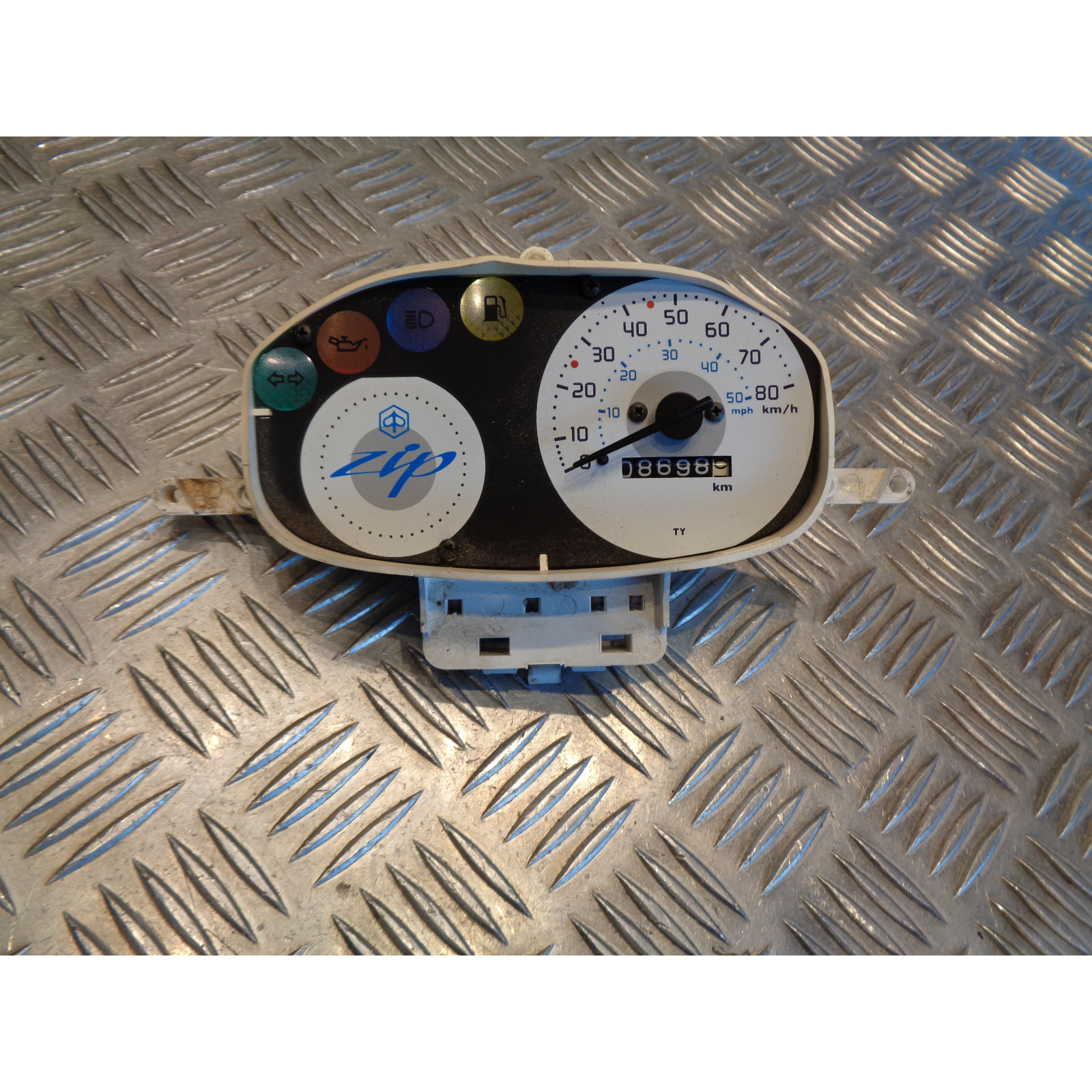 compteur vitesse tableau bord scooter piaggio 50 zip lbmc25e 2009 - 15 2 temps