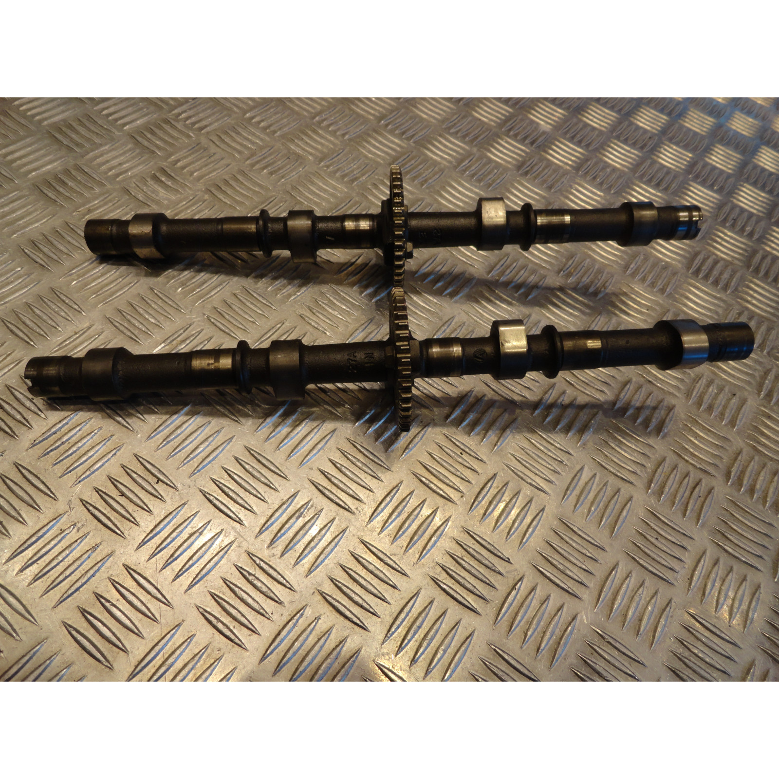 2 x arbre a cames moto suzuki 600 gsxf moteur n717