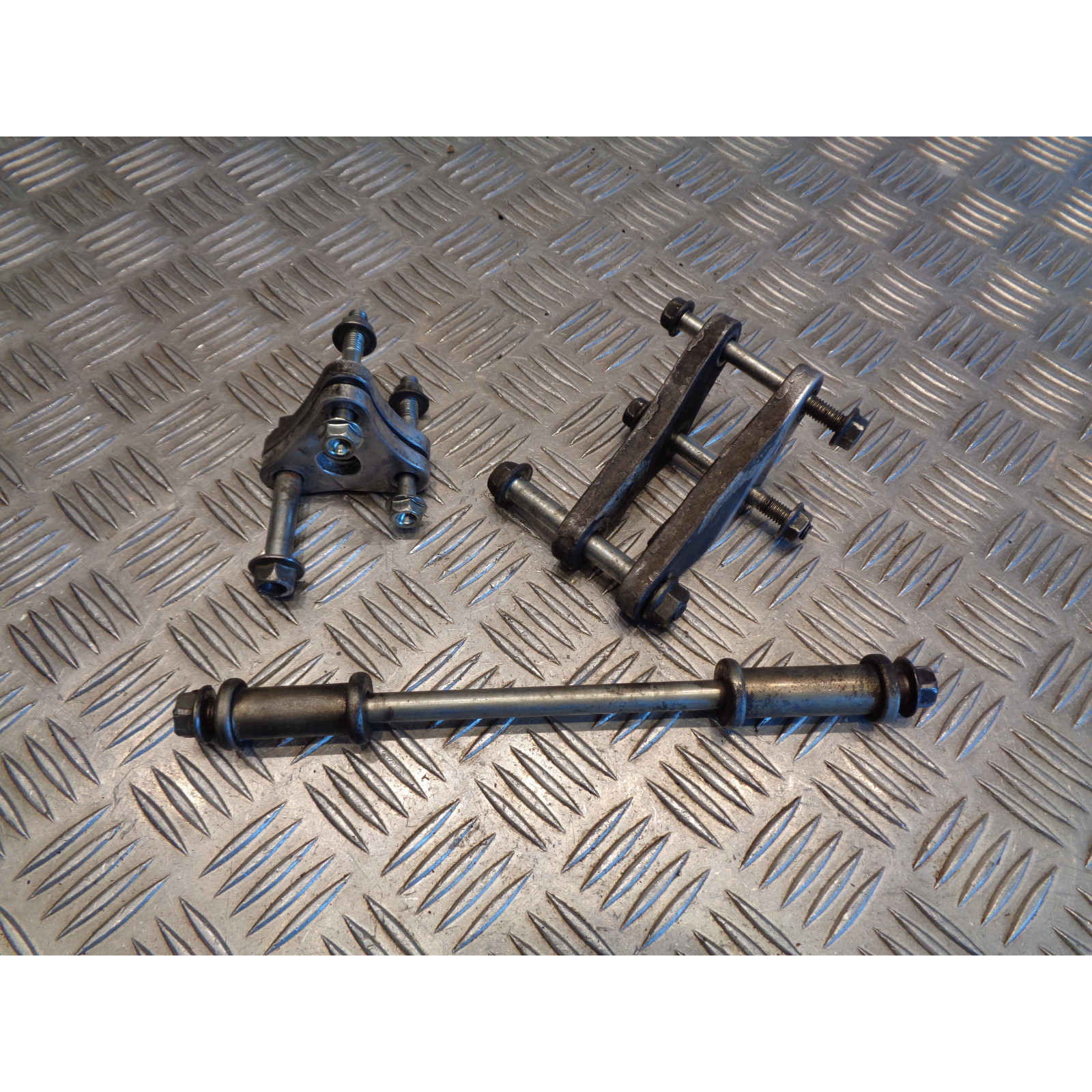 platine support moteur axe moto honda nx 650 dominator rd02