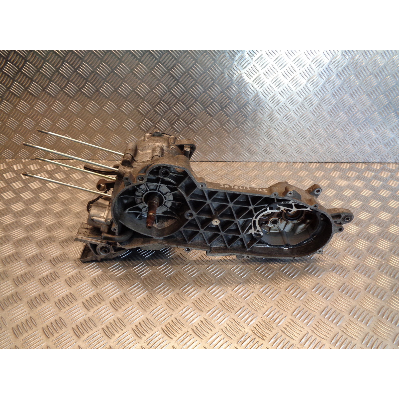 bas moteur fd6 vilebrequin embiellage scooter peugeot 125 satelis j2aaba j2aaaa