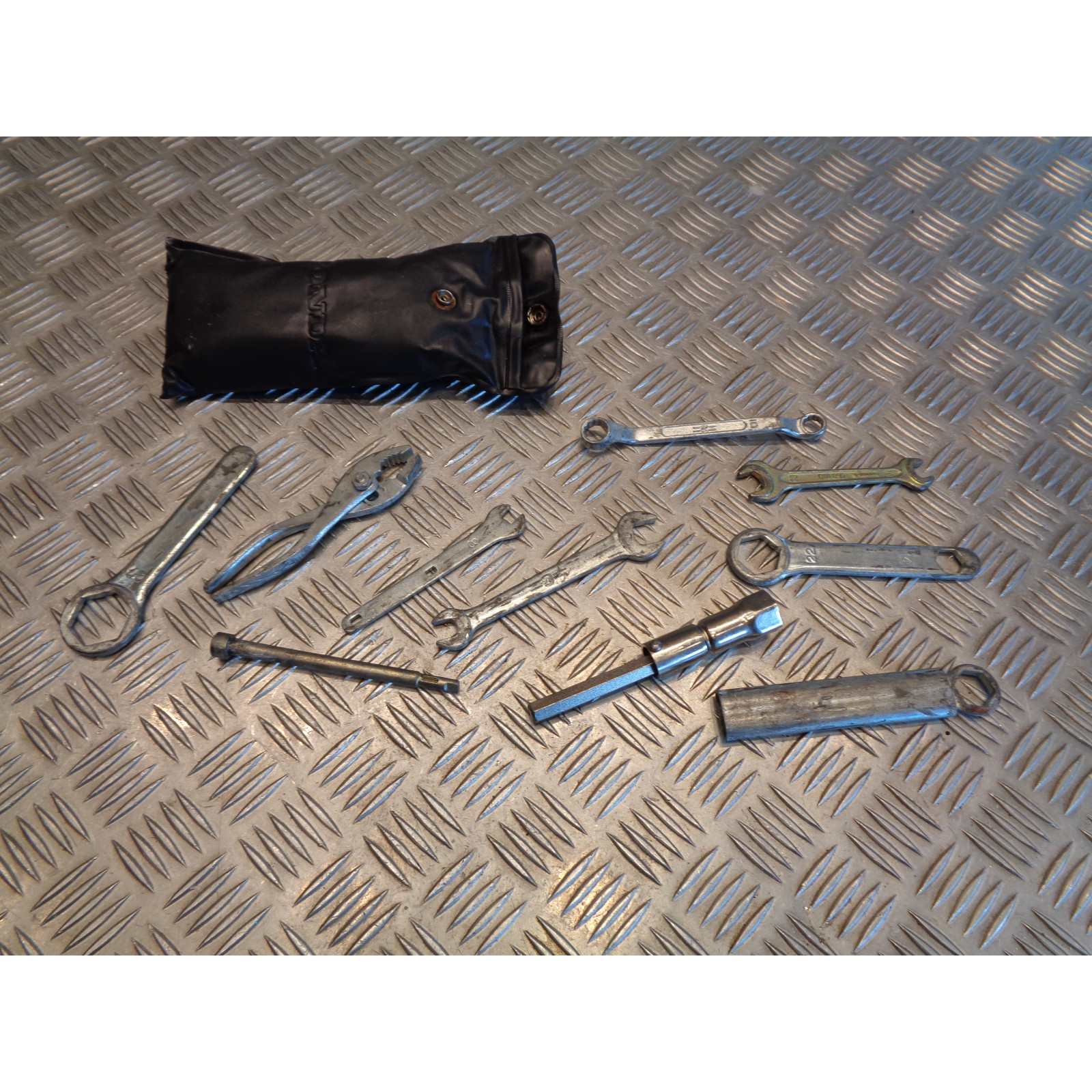 boite trousse outils moto honda nt 650 v deauville ntv rc47