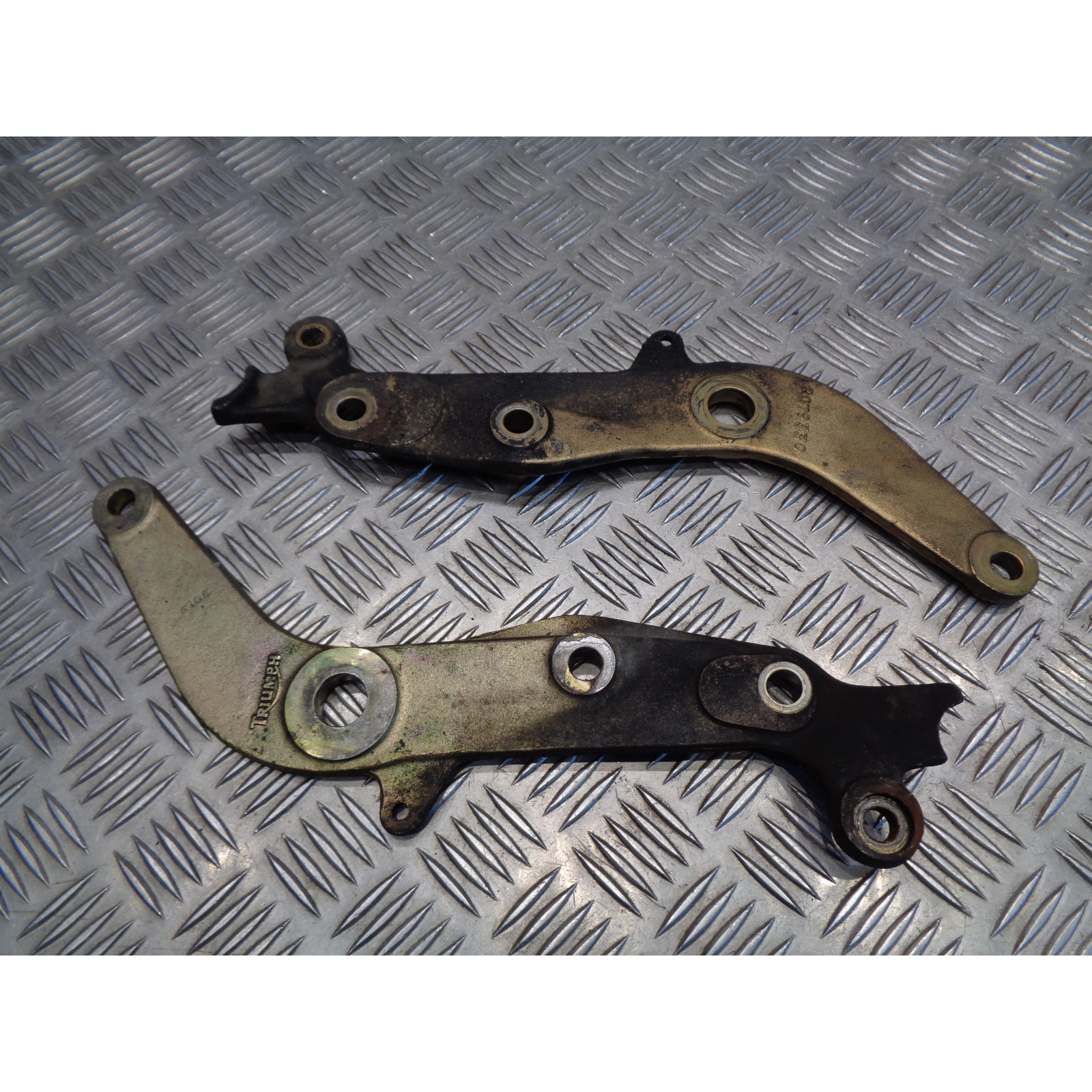 2 x support arriere moteur moto triumph 900 trophy t336