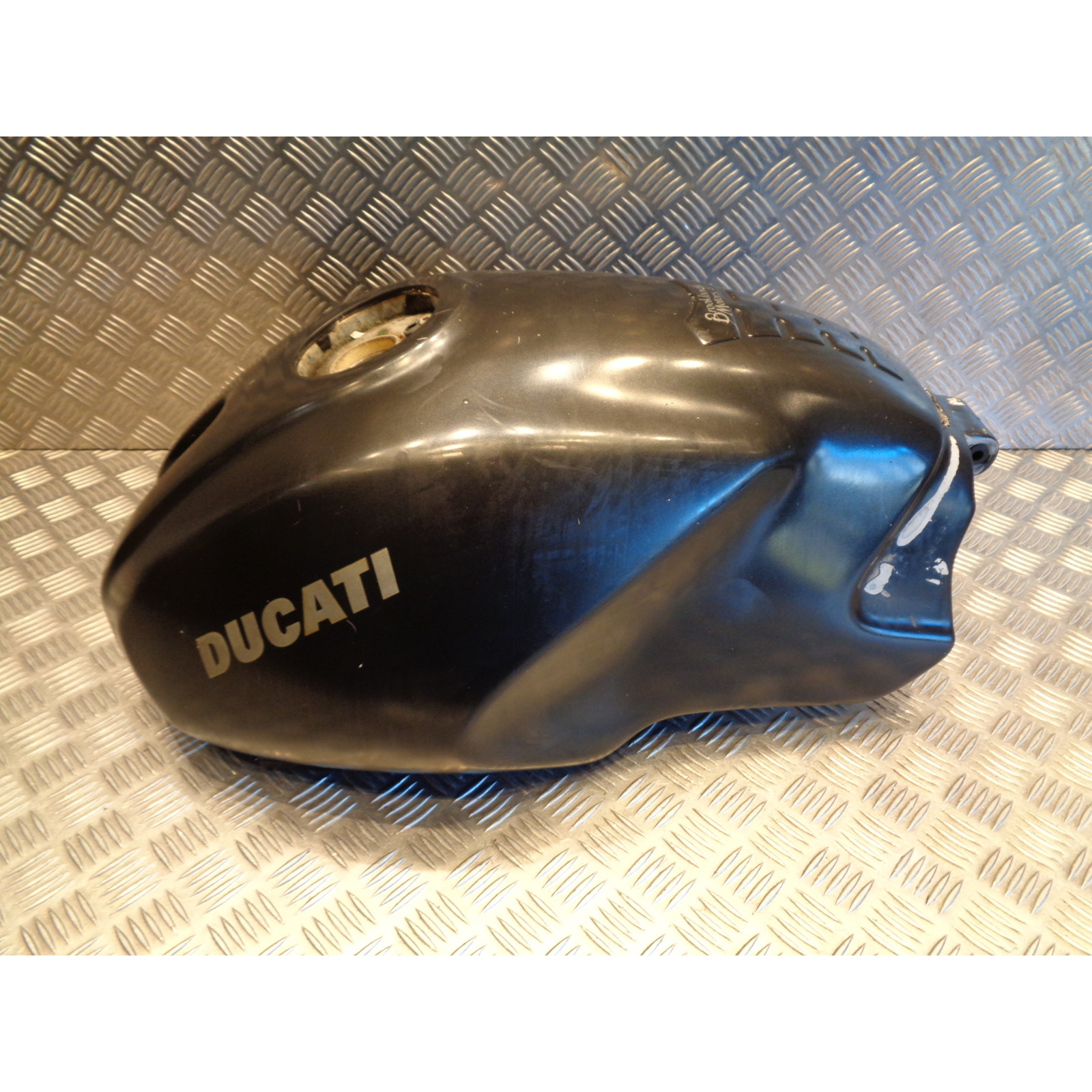 reservoir essence moto ducati 620 ie monster