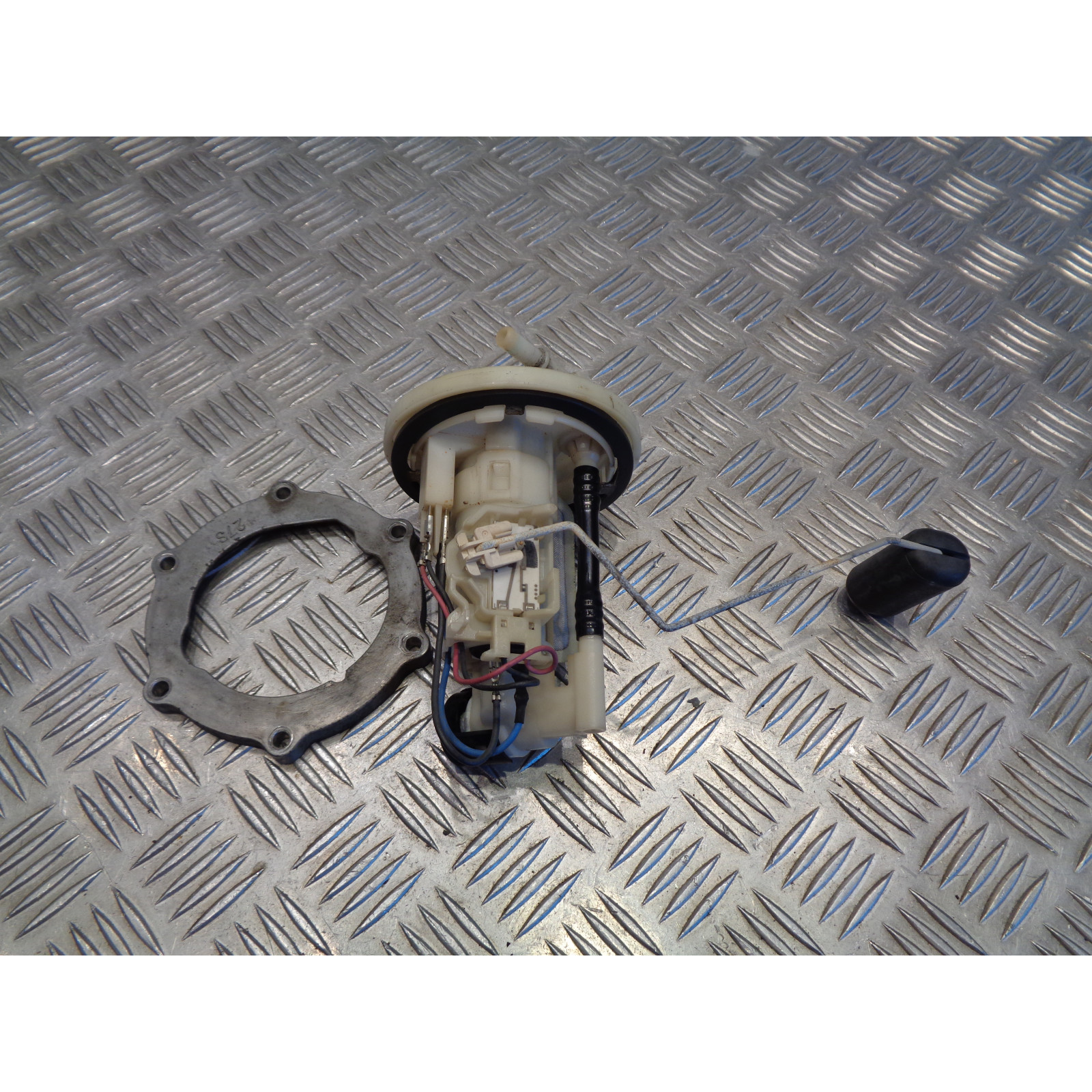 pompe essence jauge moto yamaha 125 ybr lbpre07 apres 2008