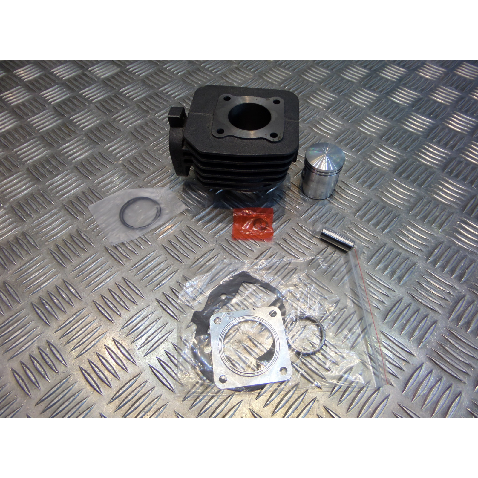 cylindre fonte piston joint motoforce scooter peugeot 50 ludix kisbee