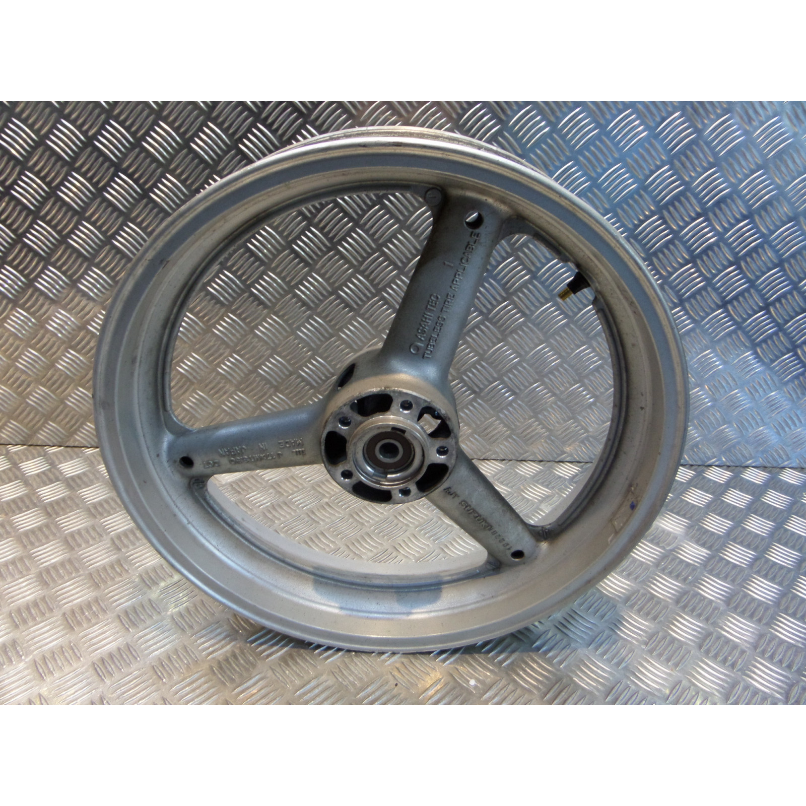 jante roue avant 17 x 3.50 moto suzuki gsx 600 f gsxf js1aj 1998 - 03